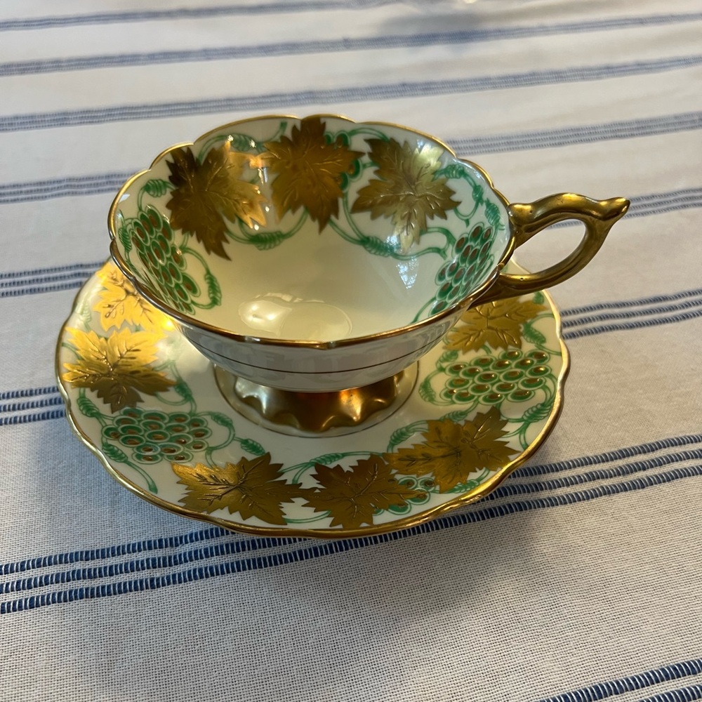 Royal Stafford La Vigne d'Or tea cup